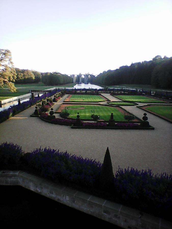 Chambres D'Hotes Gobillon Maintenon Exteriér fotografie